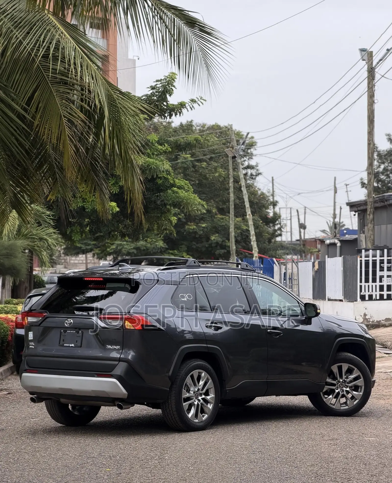 Toyota RAV4 XLE 2025
