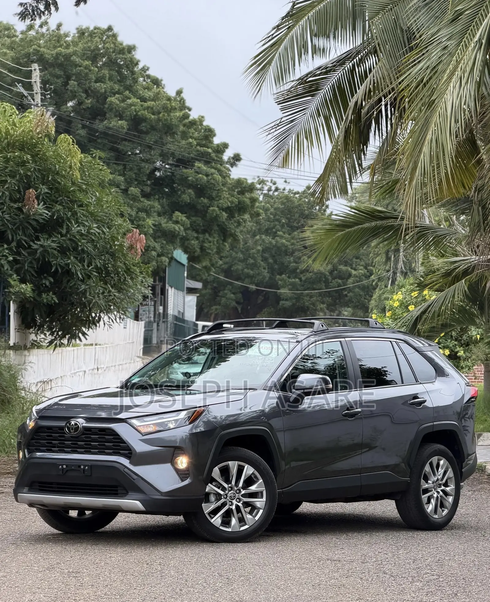Toyota RAV4 XLE 2025