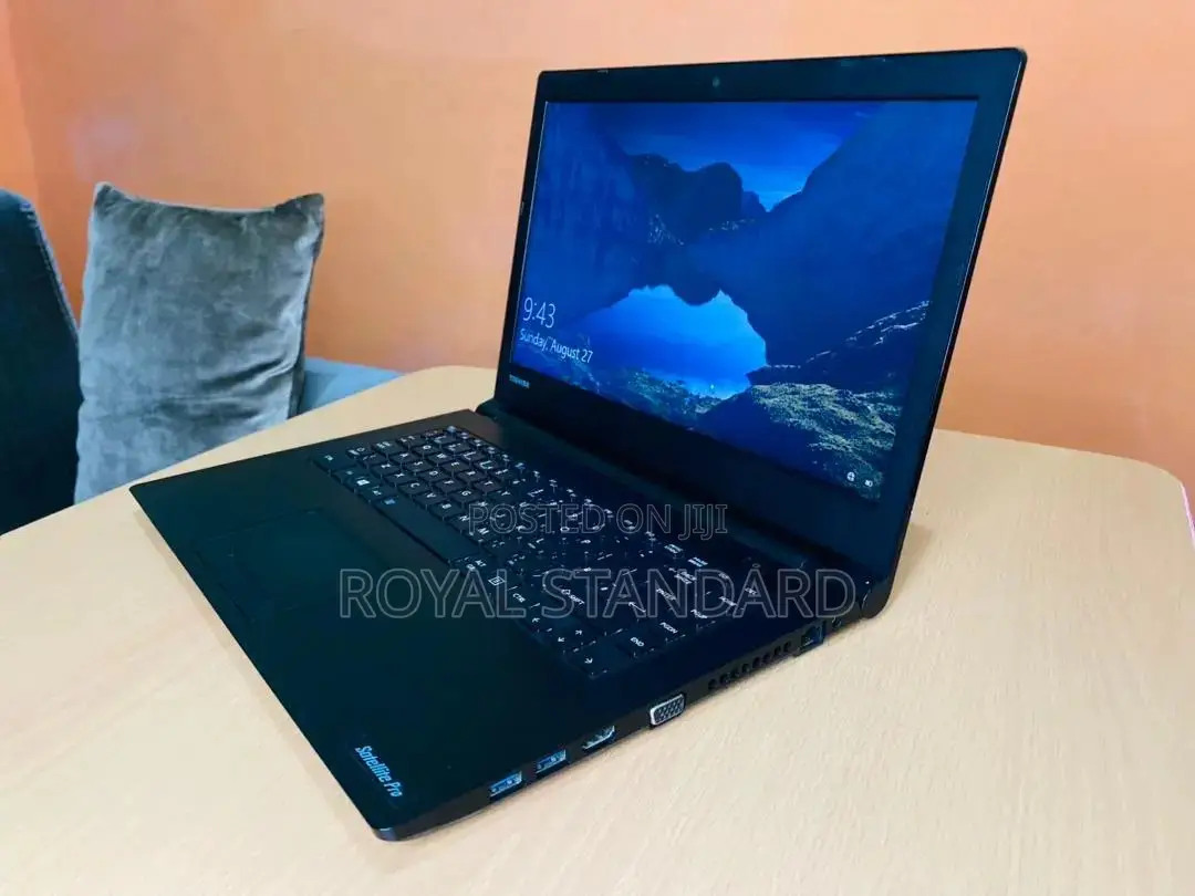 New Laptop Toshiba C40 4GB Intel Core i3 SSD 128GB