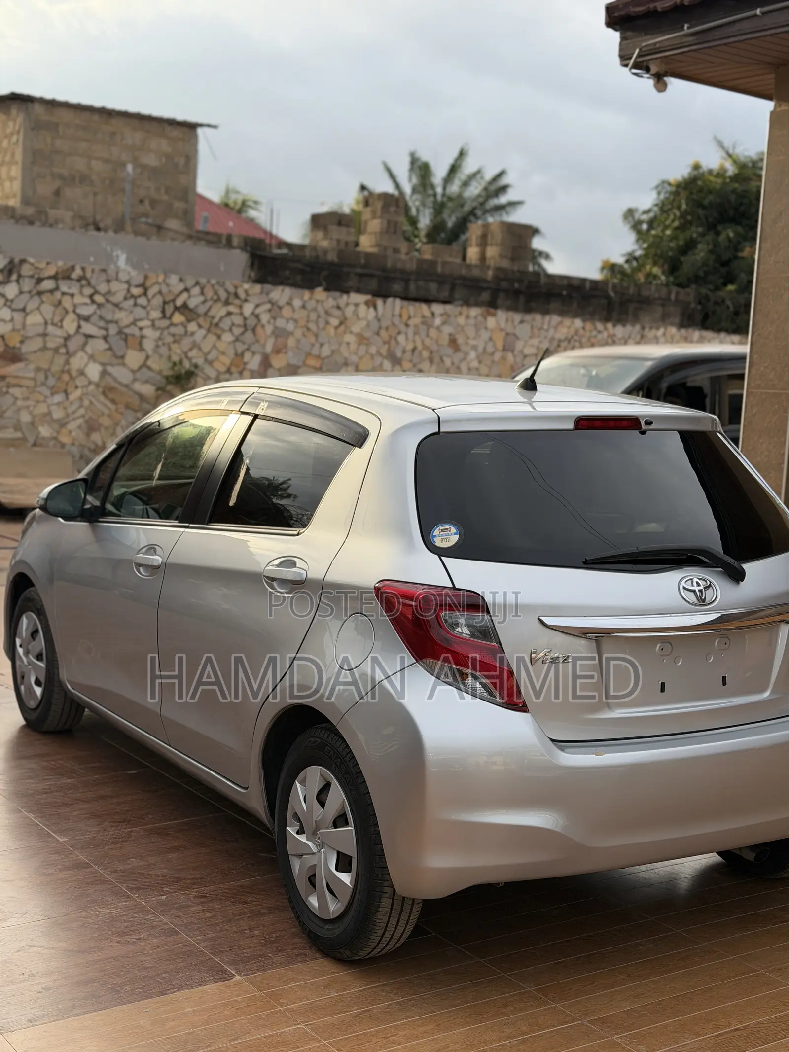 Toyota Vitz 1.3 FWD 5dr 2015 Silver