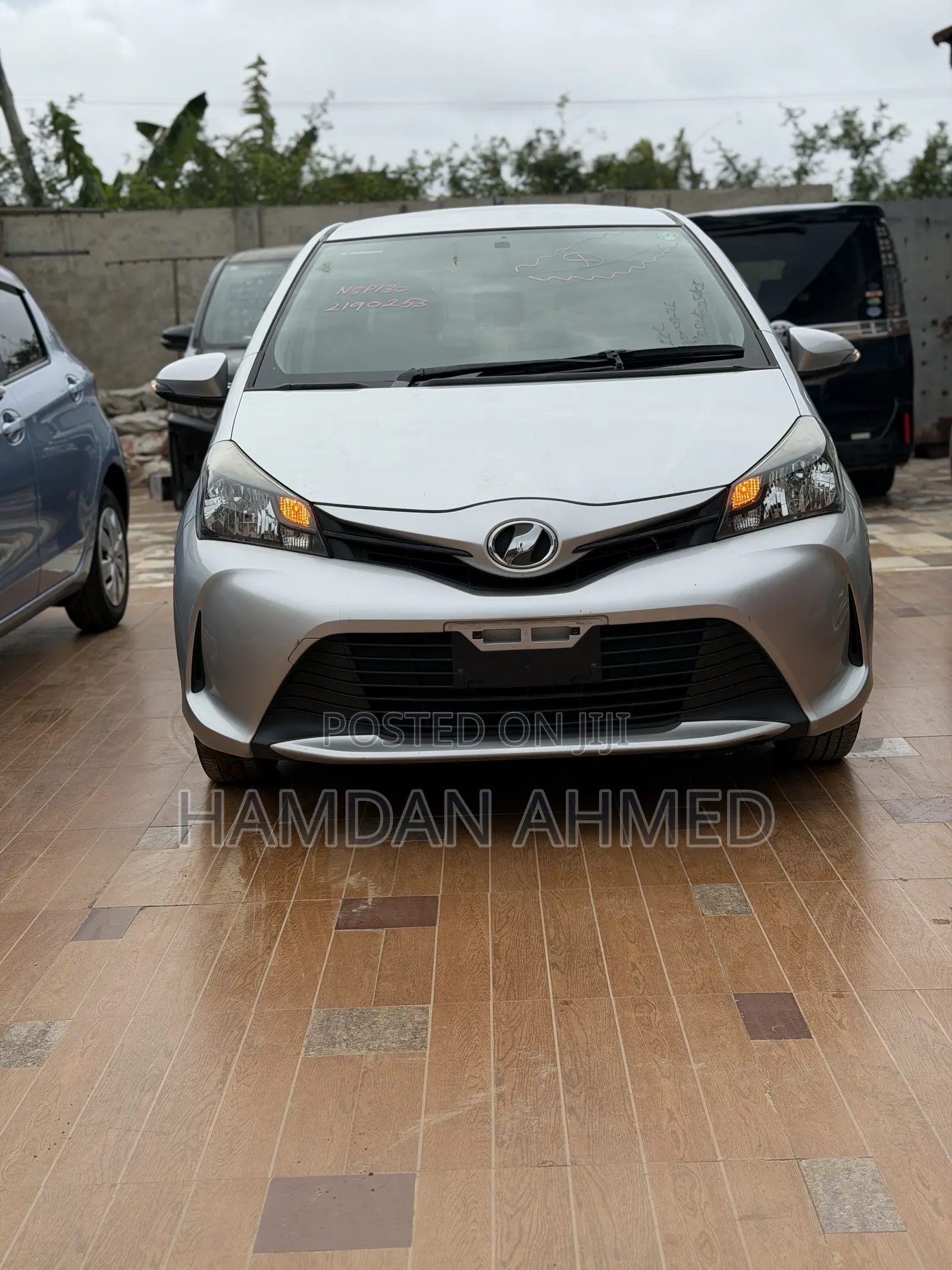 Toyota Vitz 1.3 FWD 5dr 2015 Silver