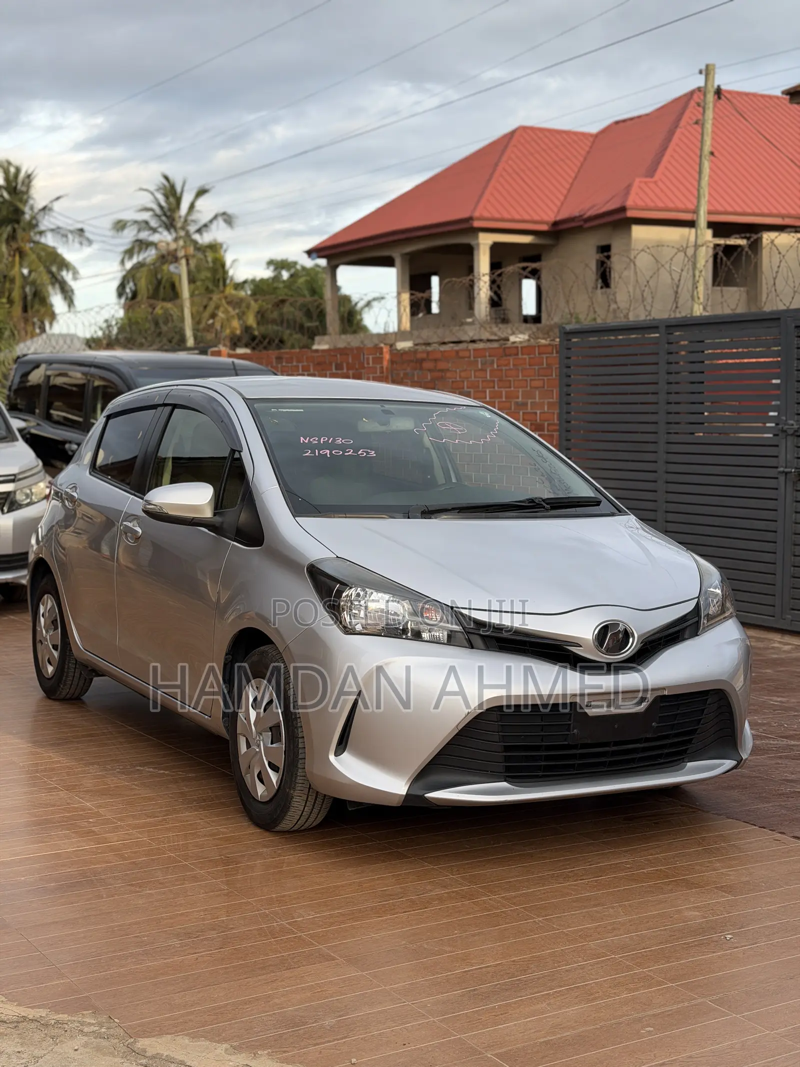 Toyota Vitz 1.3 FWD 5dr 2015 Silver