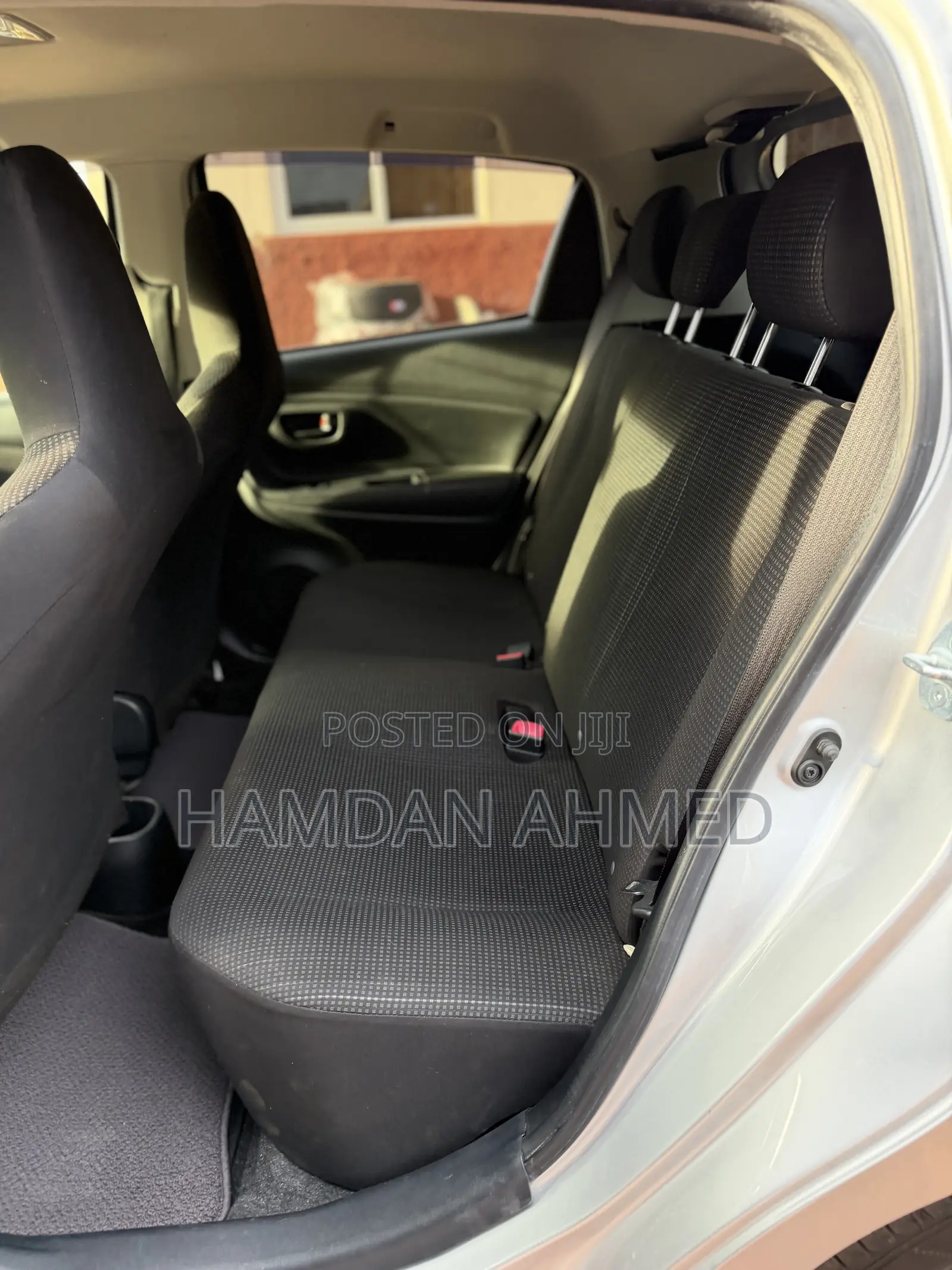 Toyota Vitz 1.3 FWD 5dr 2015 Silver
