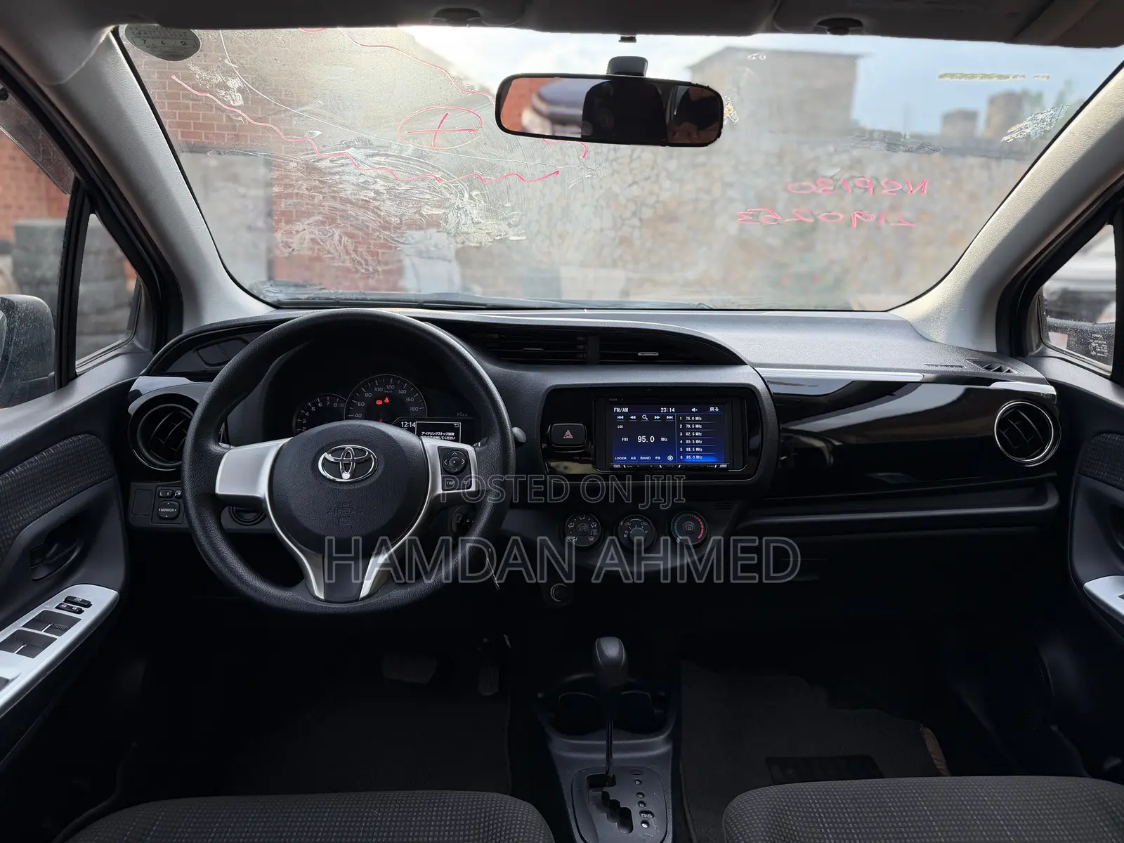 Toyota Vitz 1.3 FWD 5dr 2015 Silver