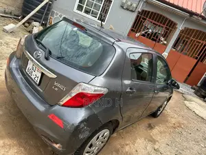 Toyota Yaris 2013 Gray