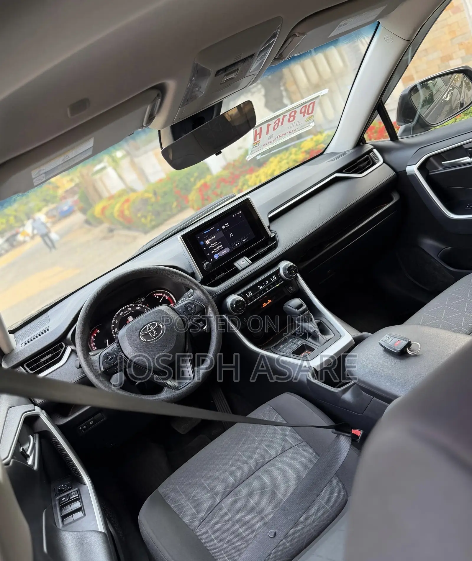 Toyota RAV4 XLE AWD 2023 Gray