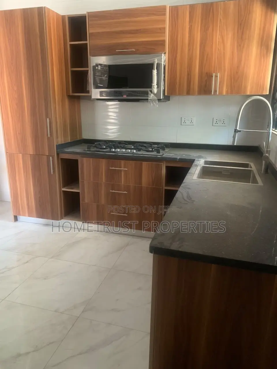 5bdrm House in Adenta Manyea for rent