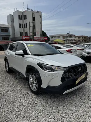 New Toyota Corolla Cross LE 2025 White