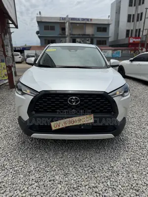 New Toyota Corolla Cross LE 2025 White