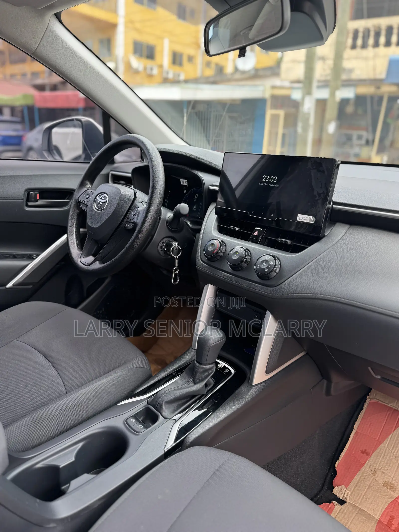 New Toyota Corolla Cross LE 2025 White