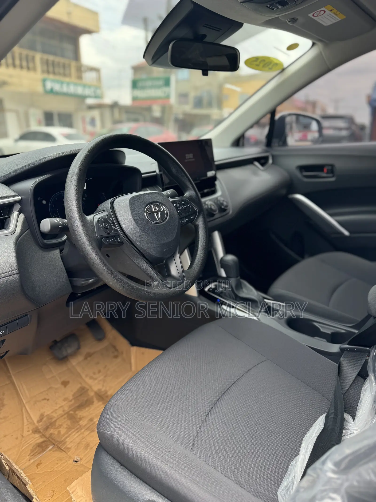 New Toyota Corolla Cross LE 2025 White