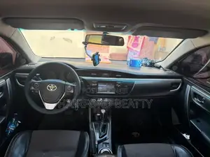 Toyota Corolla L 4dr Sedan (1.8L 4cyl CVT) 2017 White