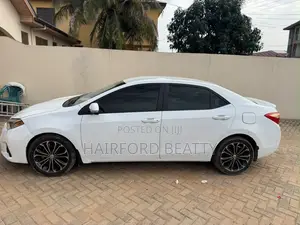 Toyota Corolla L 4dr Sedan (1.8L 4cyl CVT) 2017 White