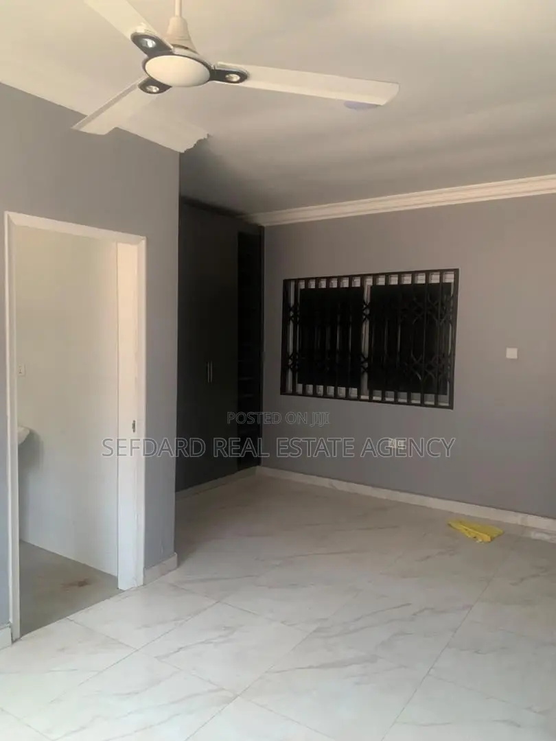 5bdrm House in Sefdard Properties, Adenta for rent