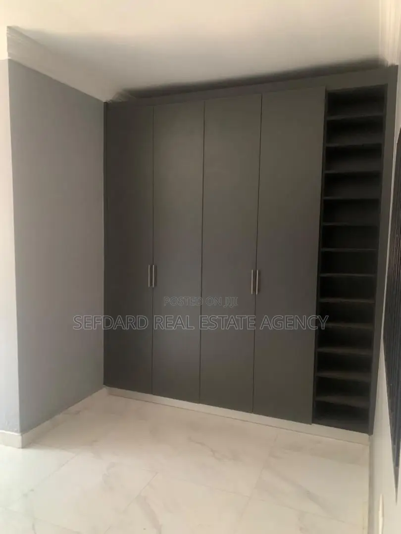 5bdrm House in Sefdard Properties, Adenta for rent