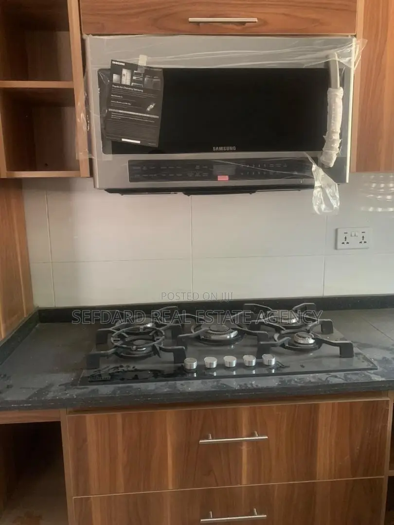 5bdrm House in Sefdard Properties, Adenta for rent
