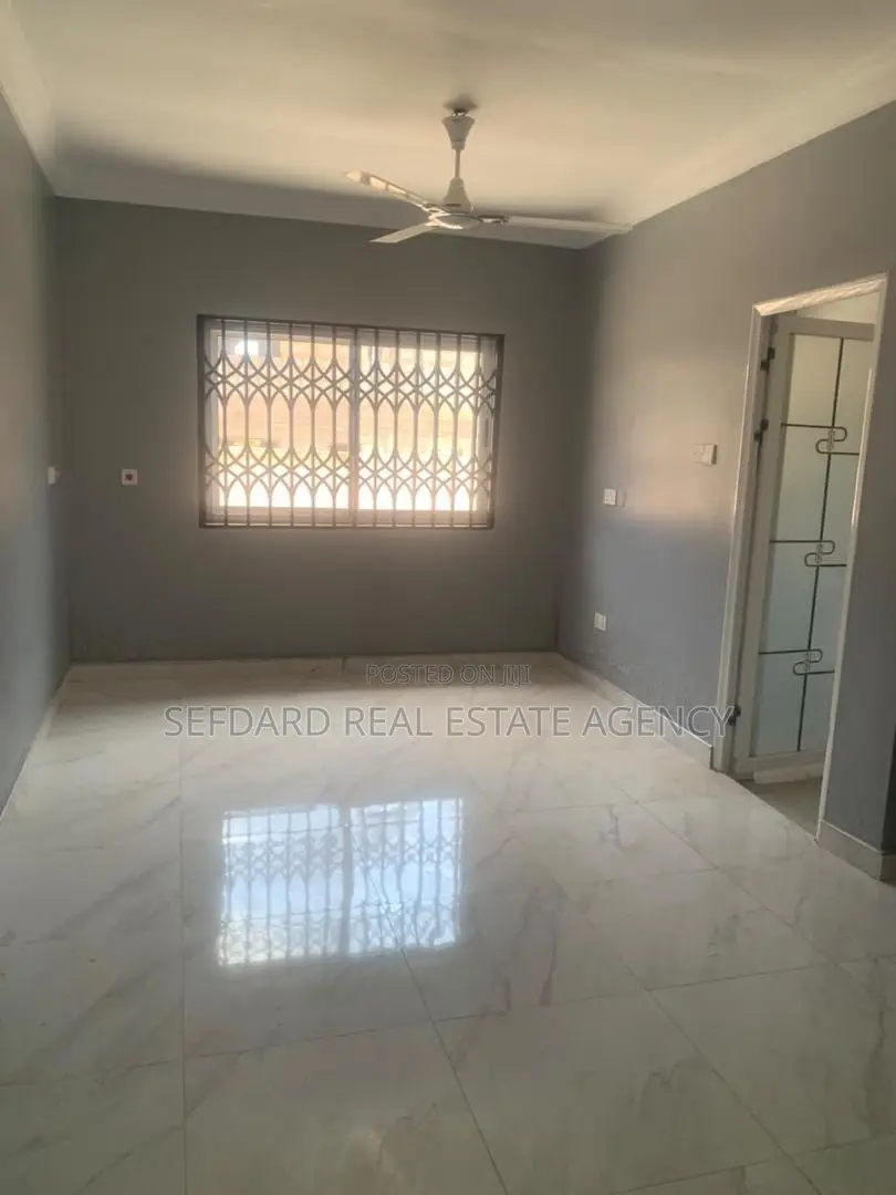 5bdrm House in Sefdard Properties, Adenta for rent