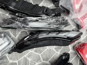 Mitsubishi Outlander 2022,2024,2023,2025, Headlight Available