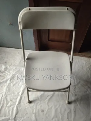 Foldable Plastic Chairs (6)