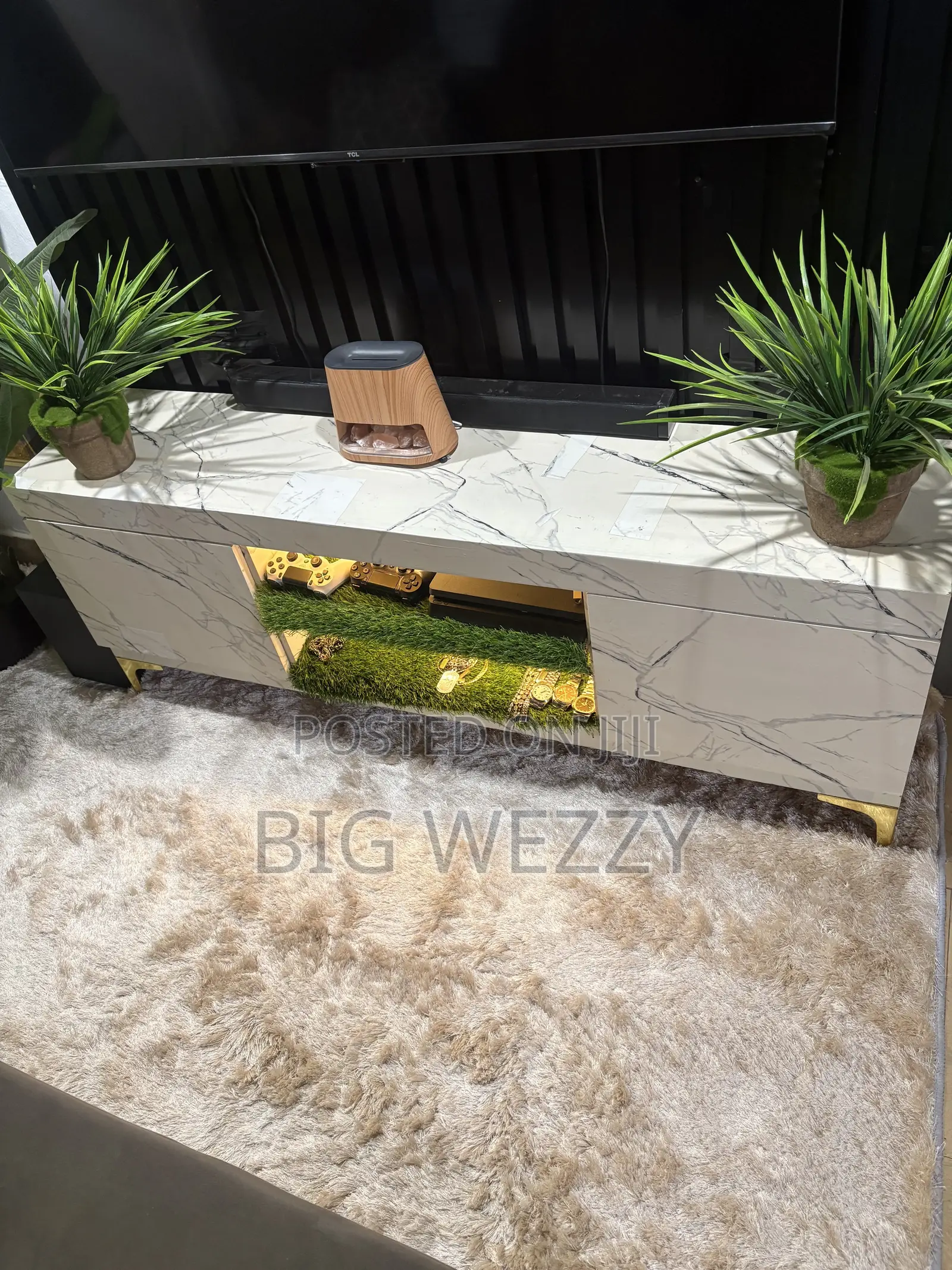 TV Stand Slightly Use for Sale