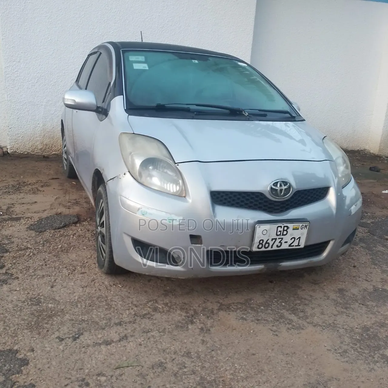 Toyota Vitz 1.3 FWD 3dr 2010 Gray