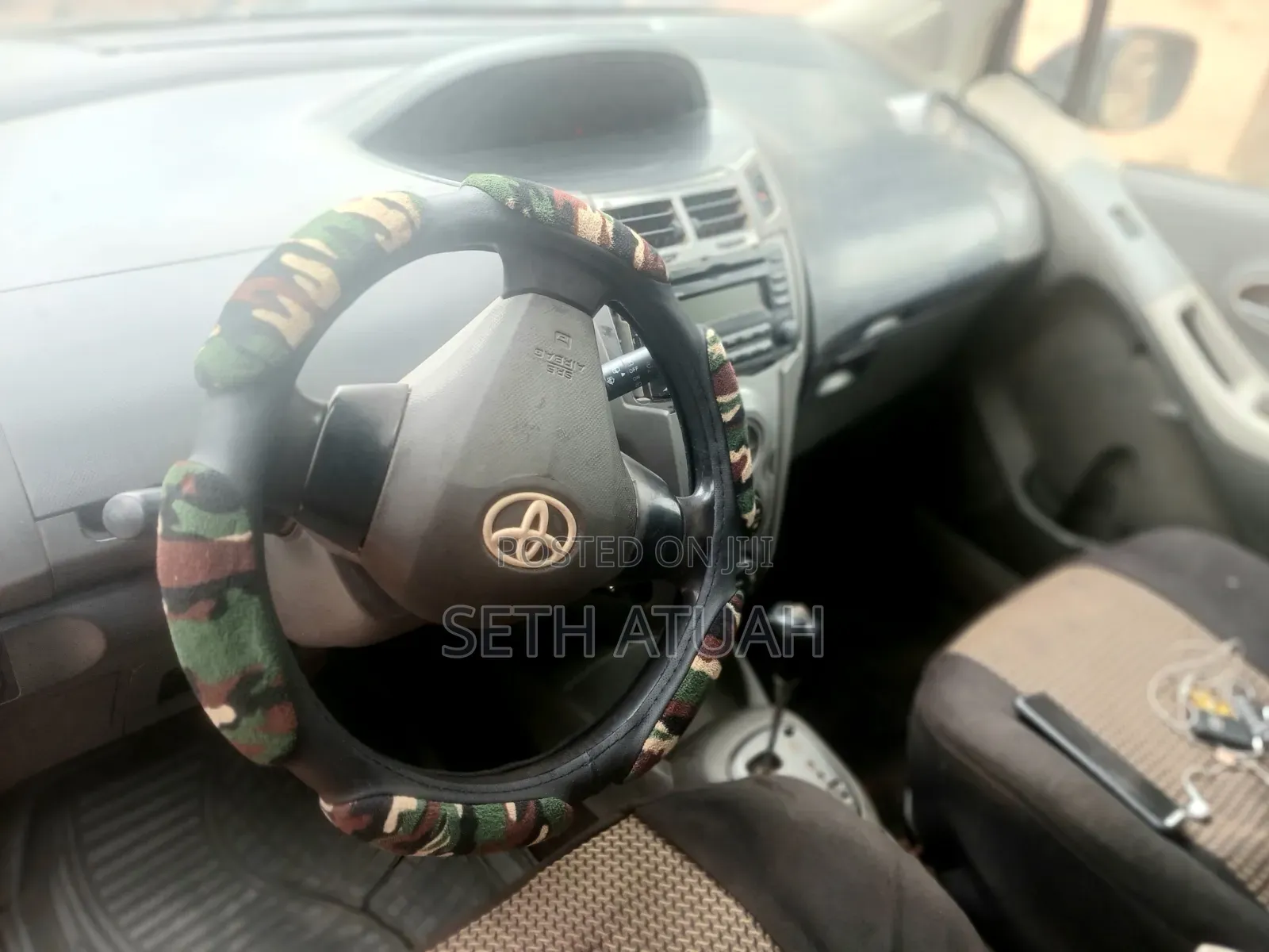 Toyota Vitz 1.5 FWD 5dr 2010 Burgundy