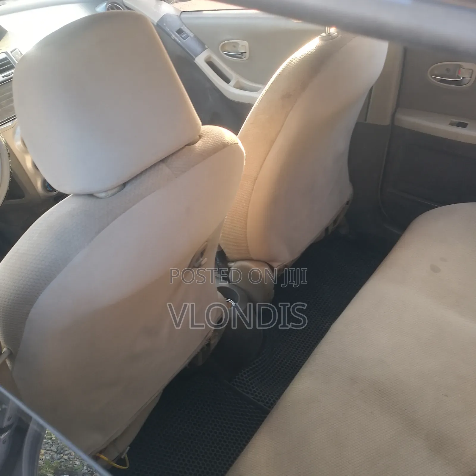 Toyota Vitz 1.3 FWD 3dr 2010 Gray