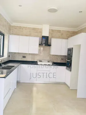 4bdrm Townhouse / Terrace in Adjiringanor, Otano for rent