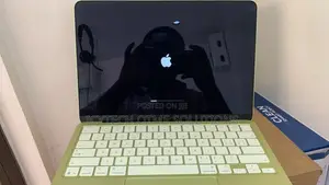 Laptop Apple MacBook 8GB Intel Core i5 SSHD (Hybrid) 512GB