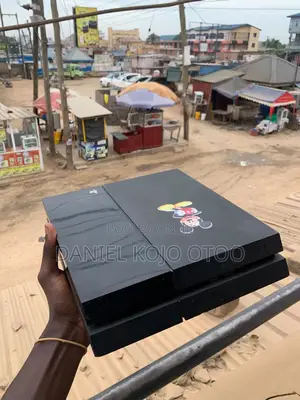 PS 4 Standard