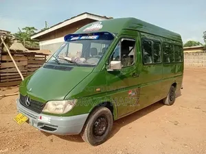 Mercedes-Benz Sprinter 2010 Green