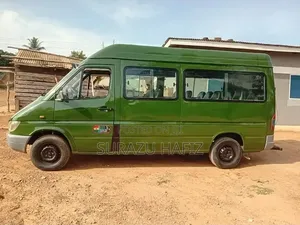 Mercedes-Benz Sprinter 2010 Green