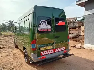 Mercedes-Benz Sprinter 2010 Green