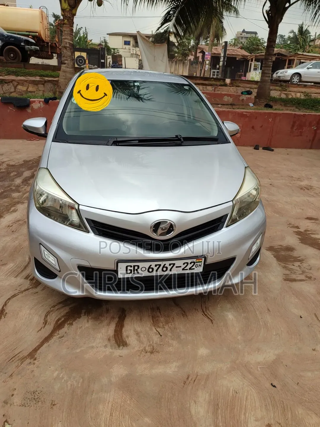 Toyota Vitz 2012 Silver