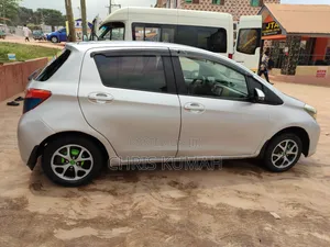 Toyota Vitz 2012 Silver