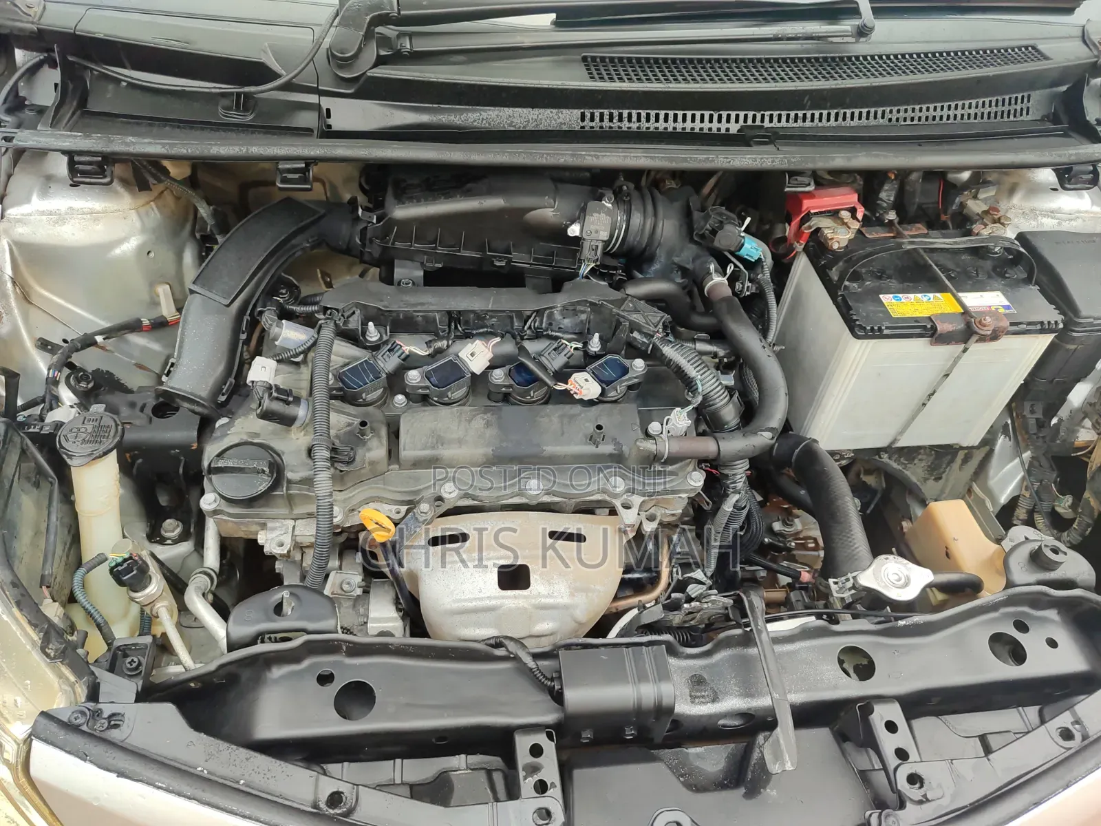 Toyota Vitz 2012 Silver