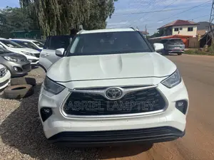 Toyota Highlander XLE AWD 2020 White