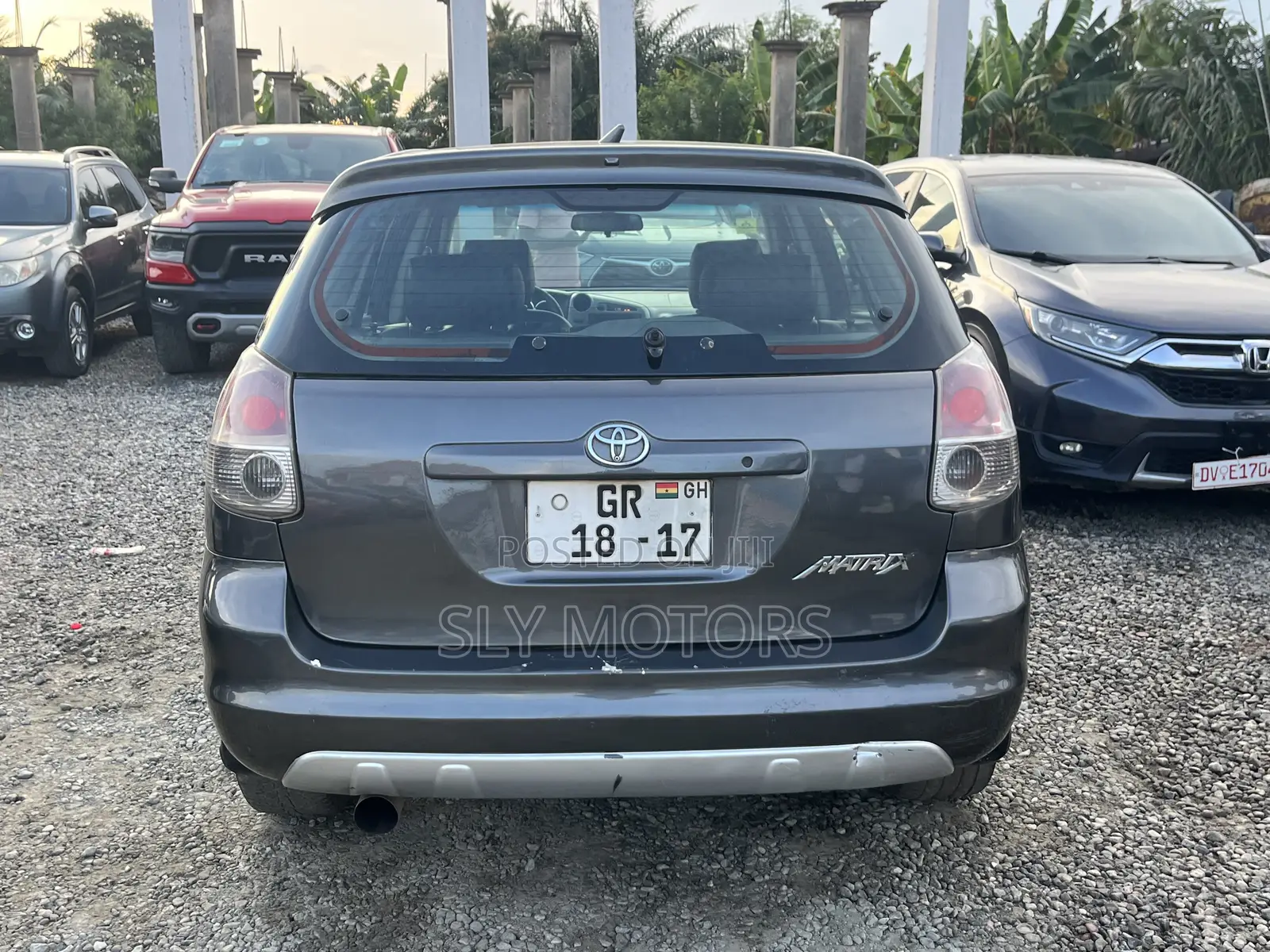 Toyota Matrix Hatchback FWD (1.8L 4cyl 5M) 2008 Gray