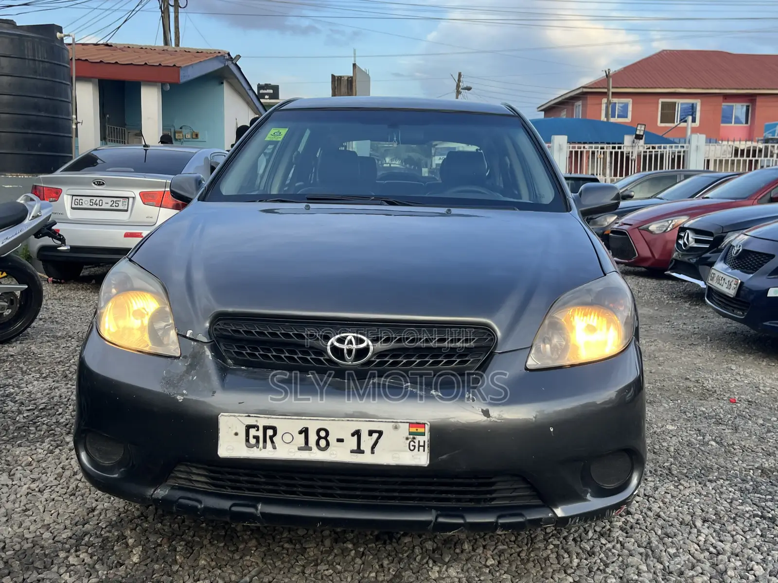 Toyota Matrix Hatchback FWD (1.8L 4cyl 5M) 2008 Gray