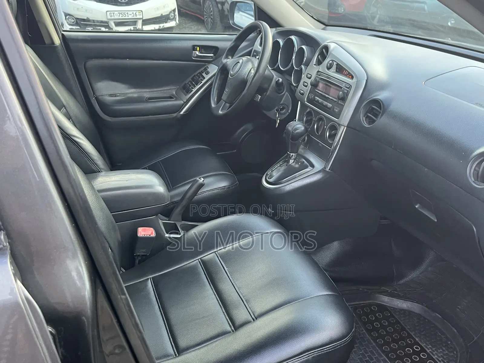 Toyota Matrix Hatchback FWD (1.8L 4cyl 5M) 2008 Gray