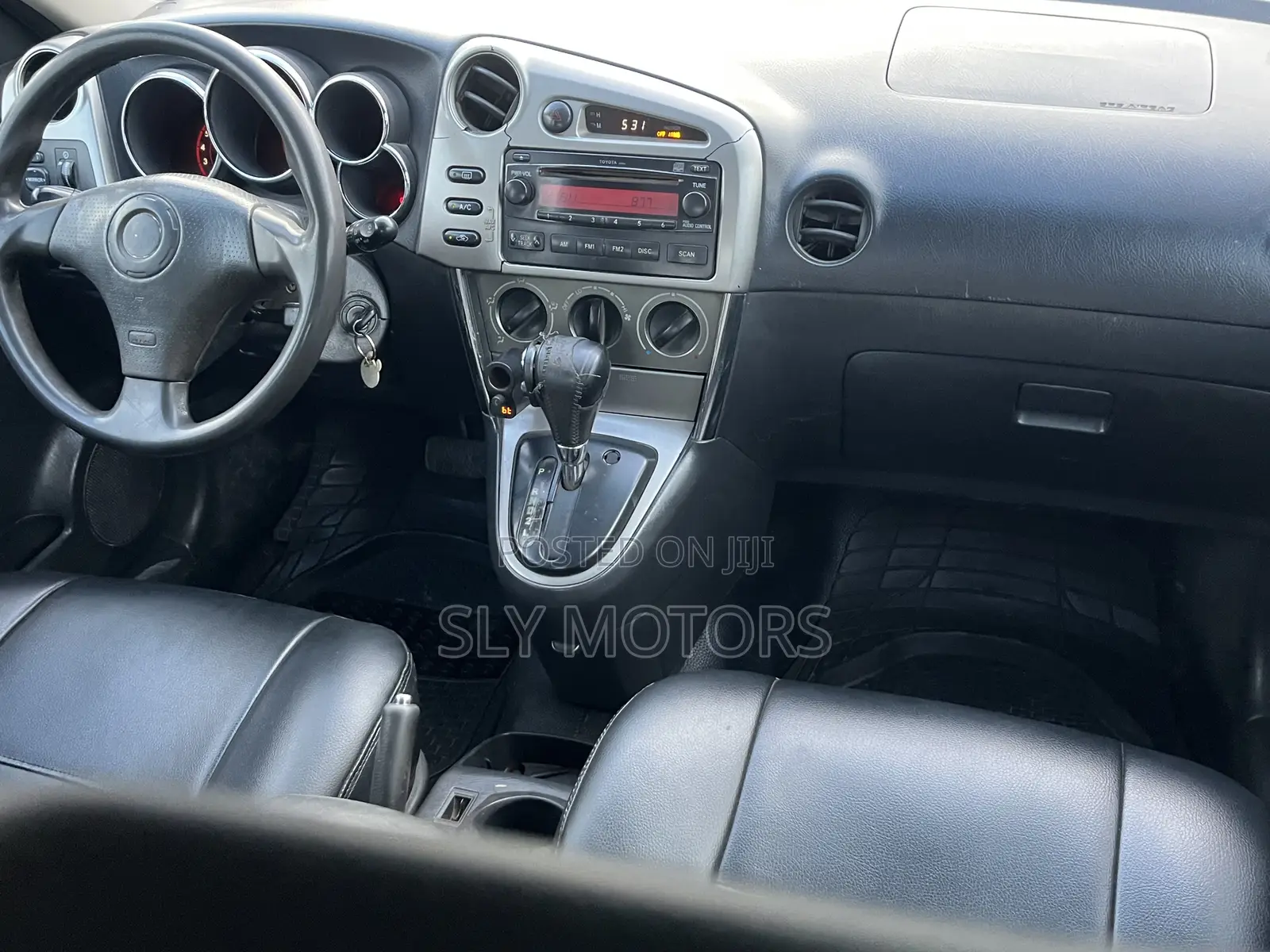Toyota Matrix Hatchback FWD (1.8L 4cyl 5M) 2008 Gray