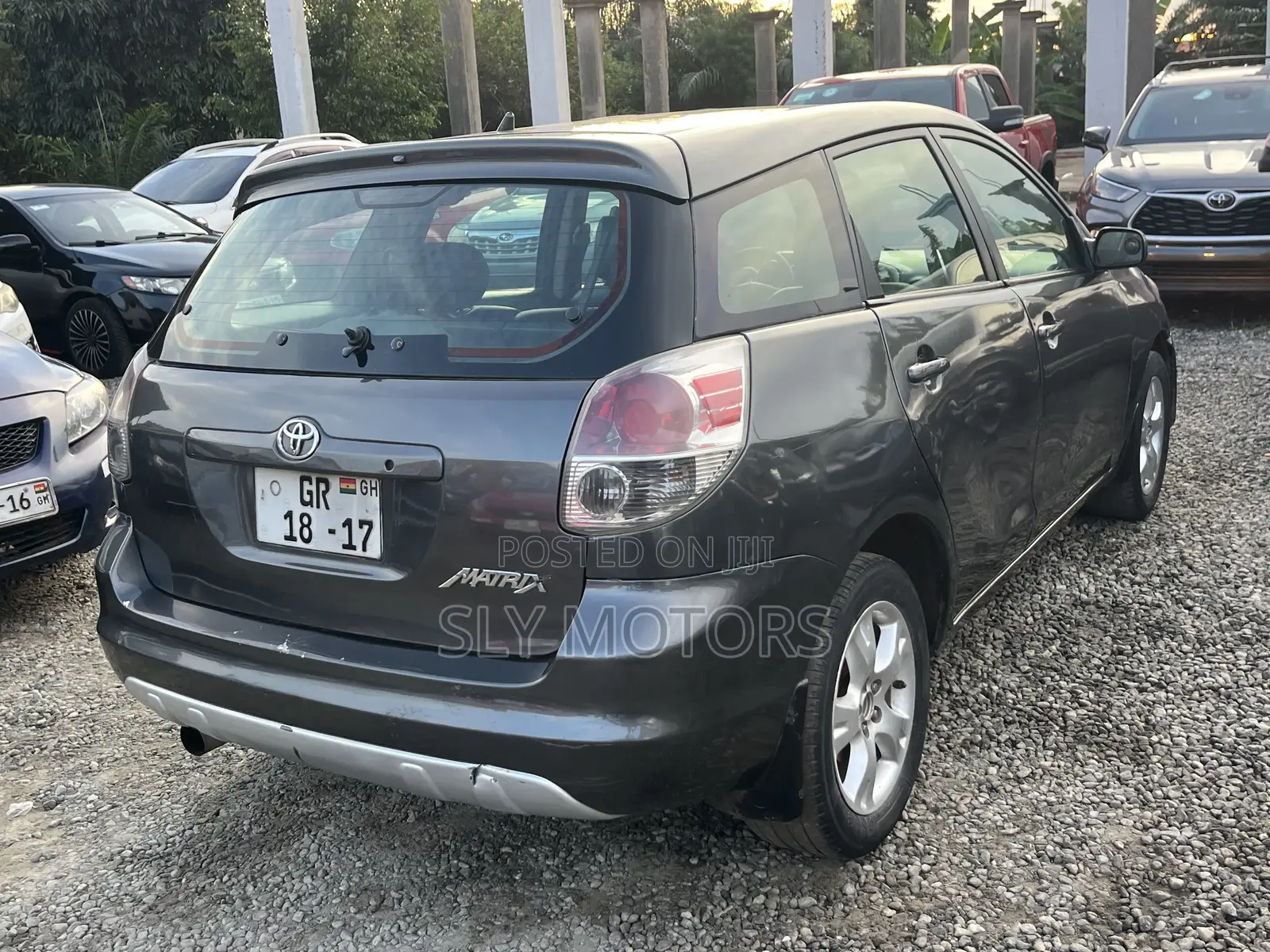 Toyota Matrix Hatchback FWD (1.8L 4cyl 5M) 2008 Gray