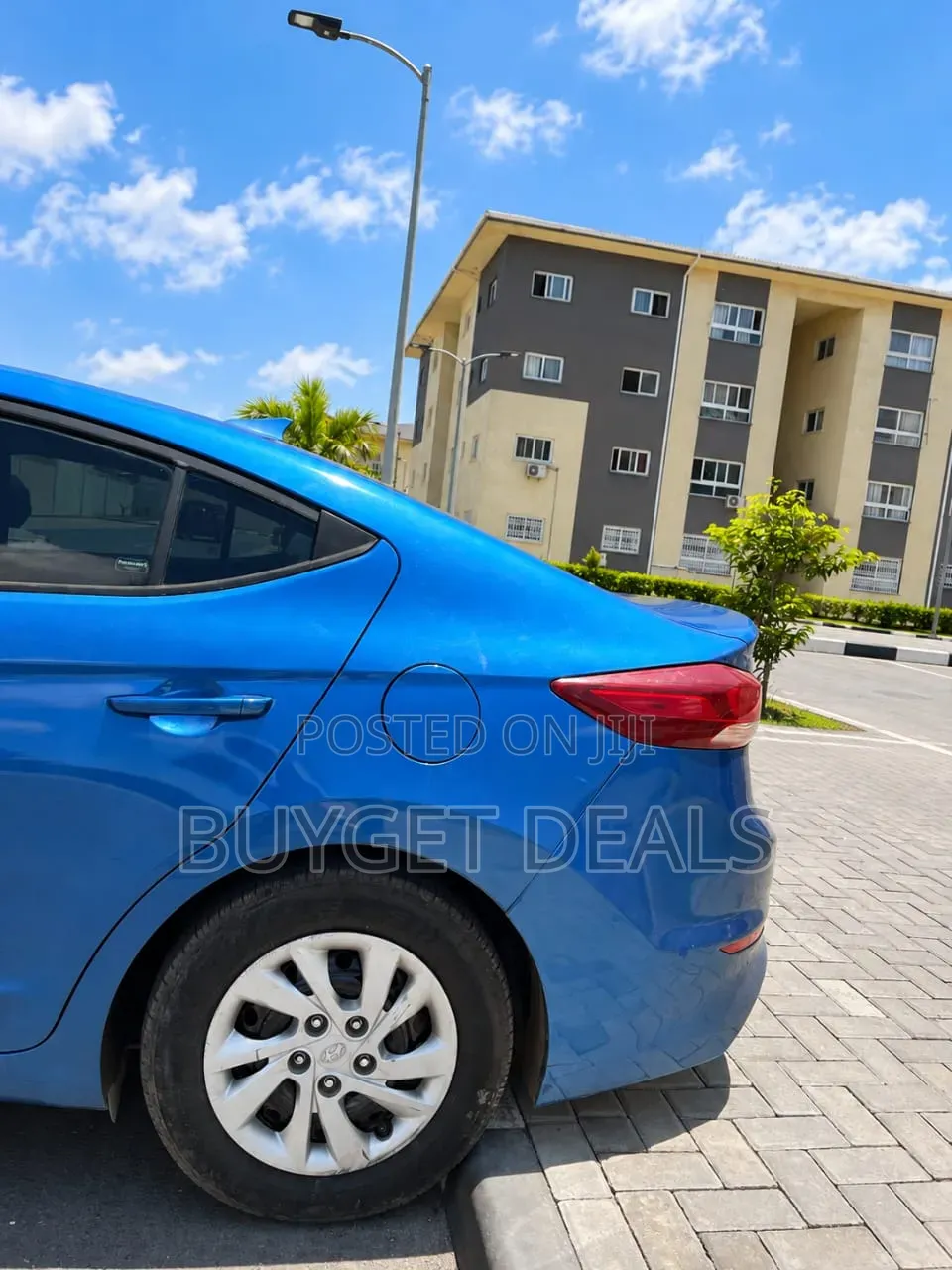 Hyundai Elantra SE Sedan FWD (2.0L 4cyl 6M) 2017 Blue