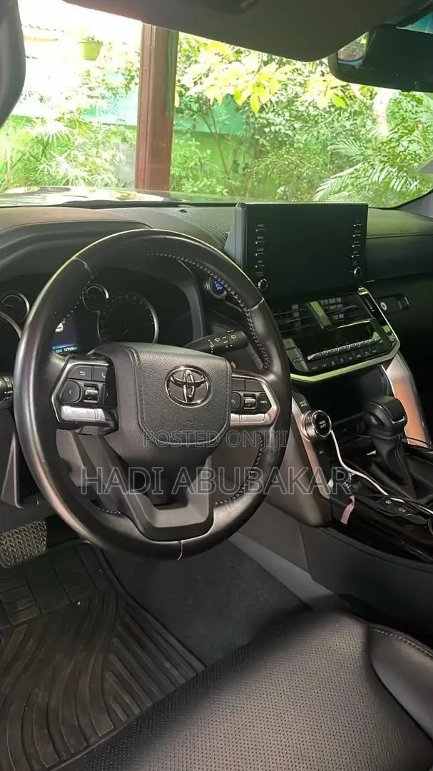 Toyota Land Cruiser 2024 Black