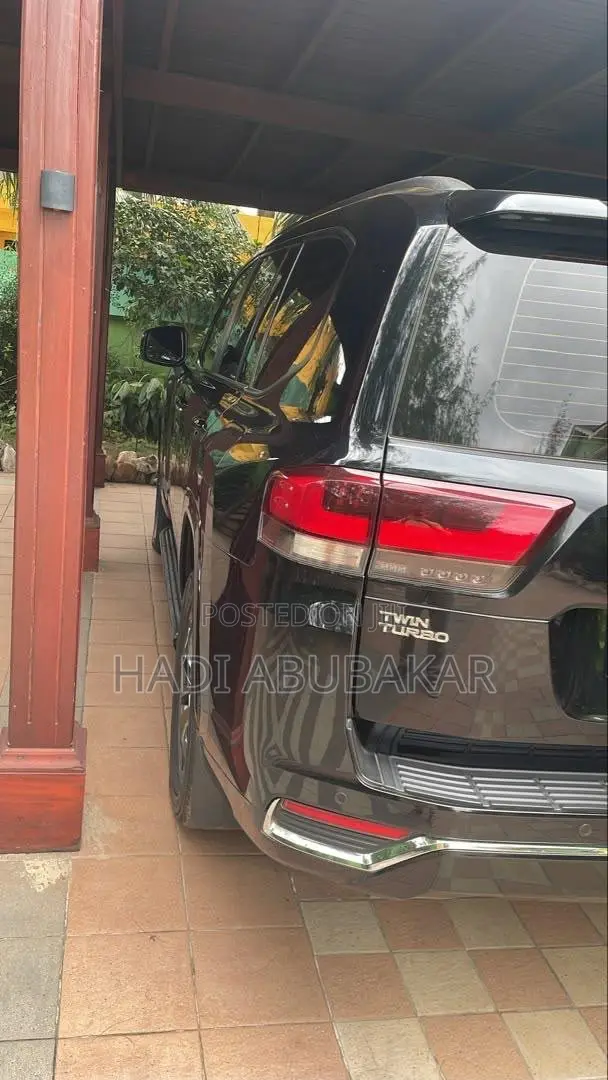Toyota Land Cruiser 2024 Black