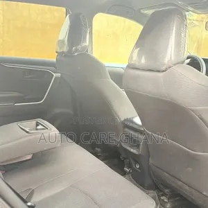 Toyota RAV4 LE AWD 2019 Gray