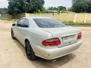 Mercedes-Benz CLK 2000 Silver