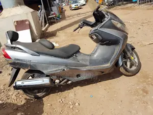Suzuki Burgman 2010