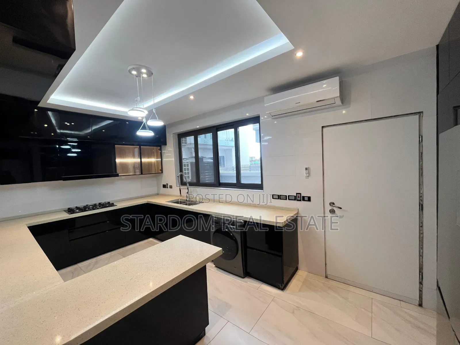 4bdrm Townhouse / Terrace in East Legon Lagos, Bawaleshie for rent