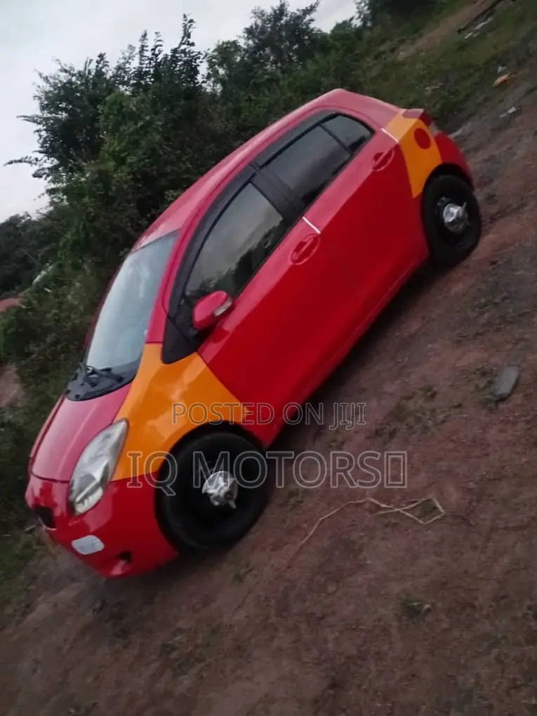 Toyota Vitz 1.5 FWD 5dr 2010 Red